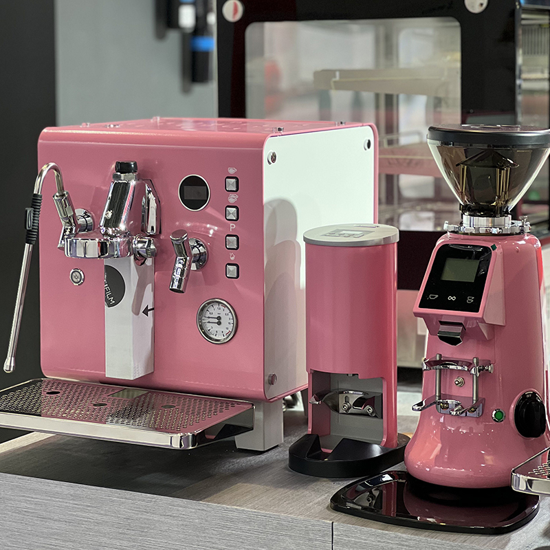 Profesjonalny różowy półautoma – Coffee & Tea Collective recenzja i cena